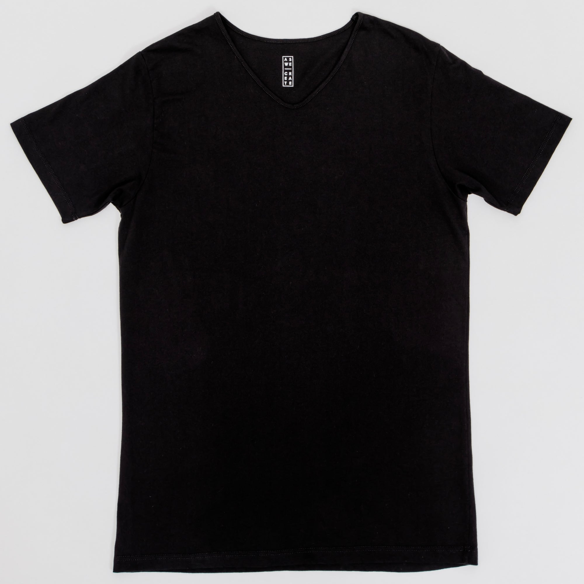 THE V-NECK TEE - Black