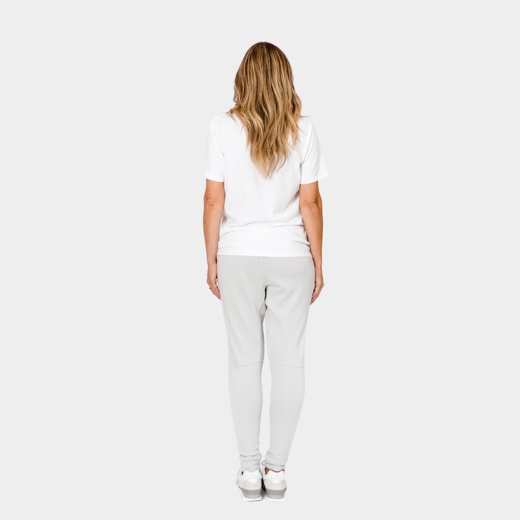 THE V-NECK TEE - White -